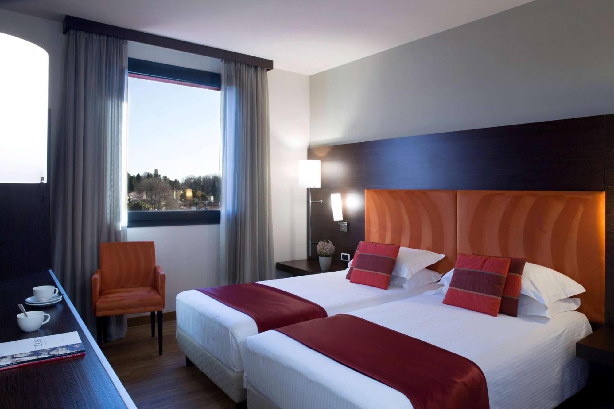 Dolce By Wyndham Milan Malpensa Hotel Somma Lombardo Exterior photo