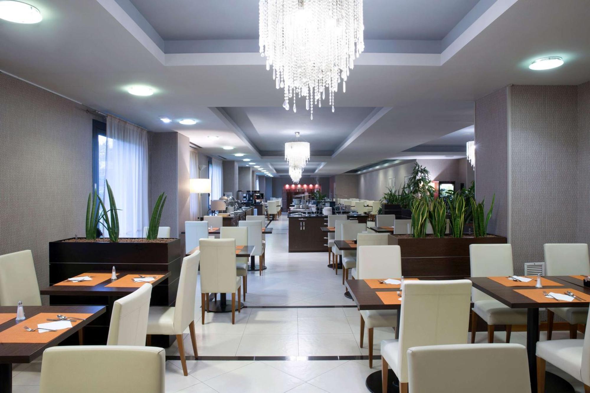 Dolce By Wyndham Milan Malpensa Hotel Somma Lombardo Exterior photo