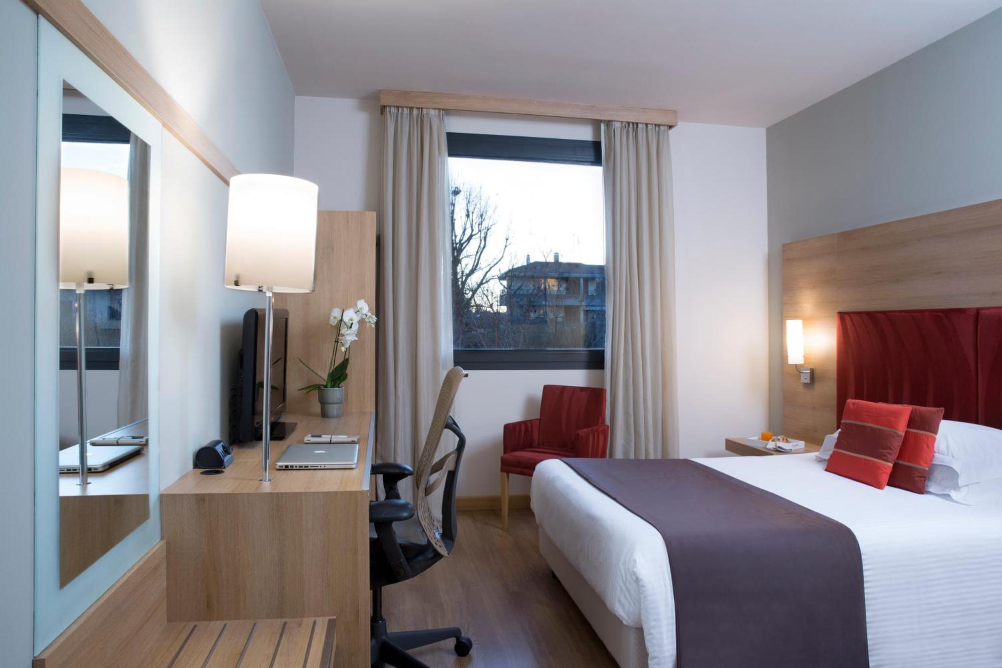 Dolce By Wyndham Milan Malpensa Hotel Somma Lombardo Exterior photo