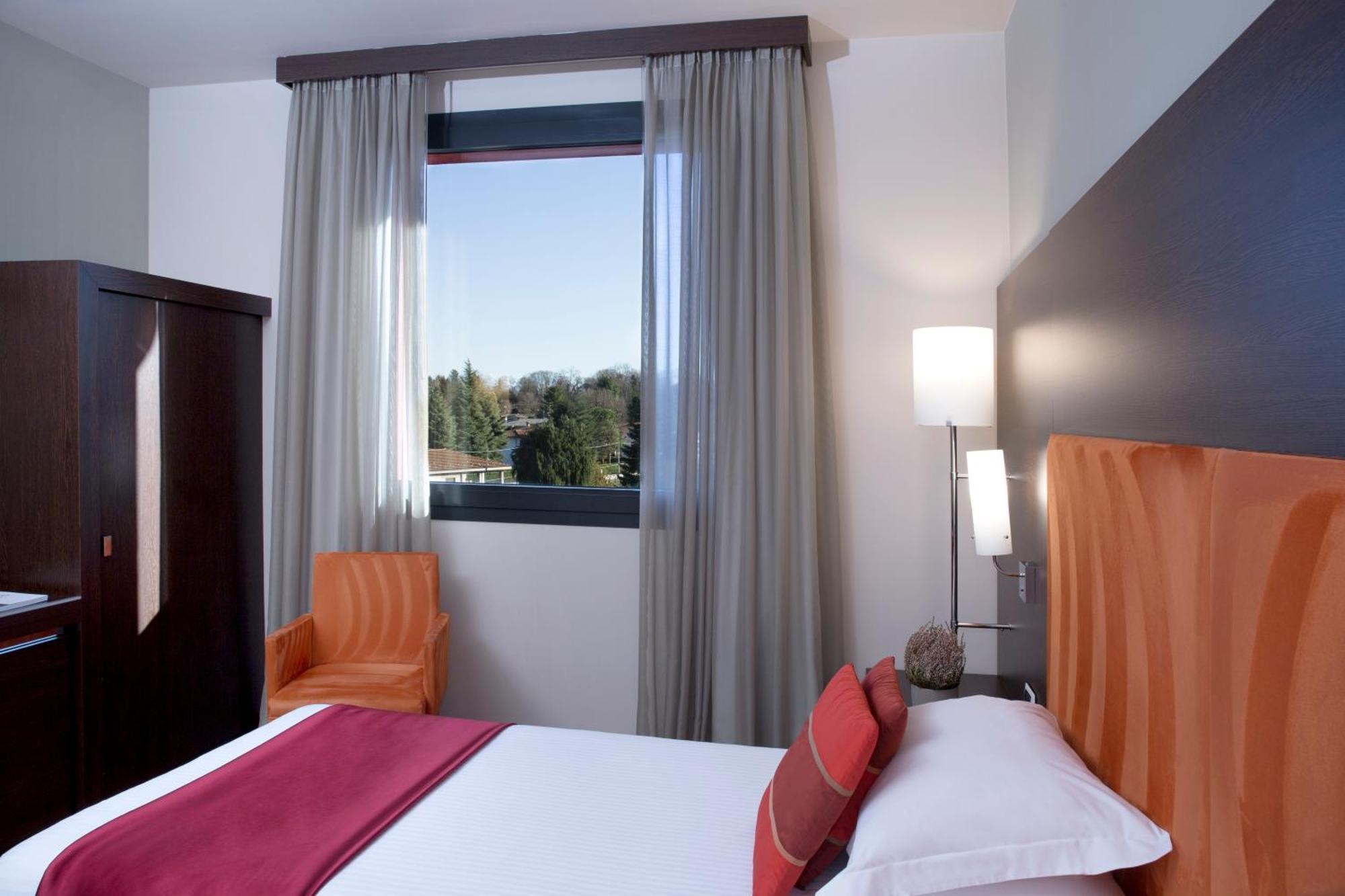 Dolce By Wyndham Milan Malpensa Hotel Somma Lombardo Exterior photo