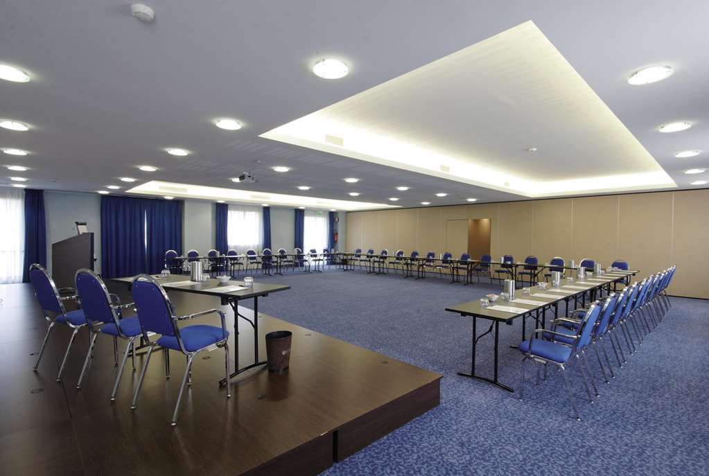 Dolce By Wyndham Milan Malpensa Hotel Somma Lombardo Business photo