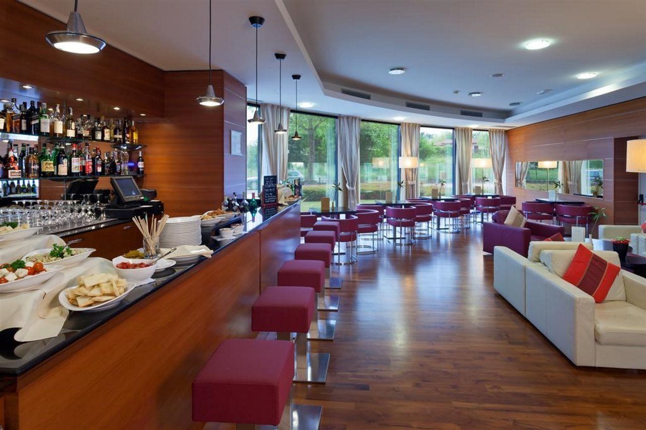 Dolce By Wyndham Milan Malpensa Hotel Somma Lombardo Exterior photo